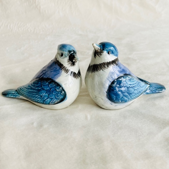 Porcelain Blue Jay Salt and Pepper Shakers - Picture 1 of 14